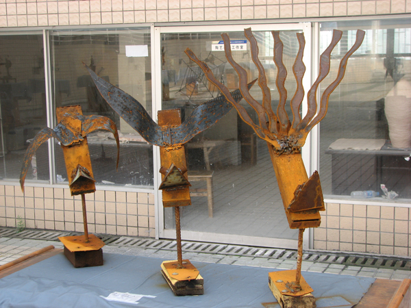湖南科技大学05级雕塑班金属焊接作品展(图)