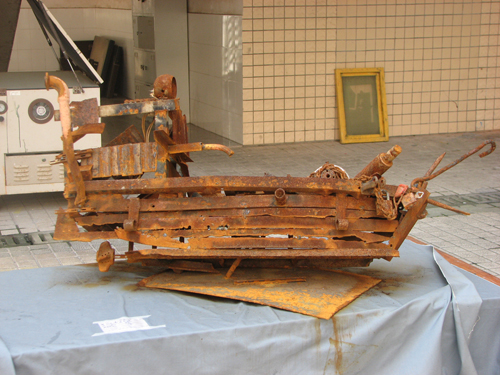 湖南科技大学05级雕塑班金属焊接作品展图