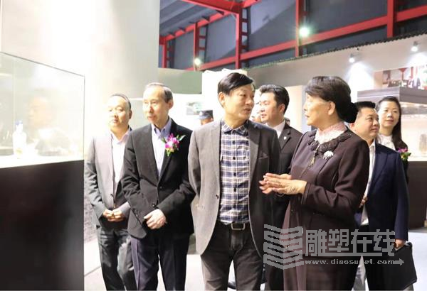 “大器中国领袖世界”年鉴展于世界手工艺产业博览园开幕